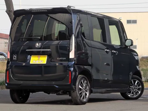 Honda N-BOX Custom