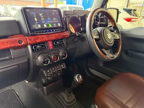 Suzuki Jimny Sierra