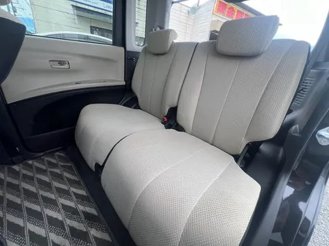 Subaru Lucra