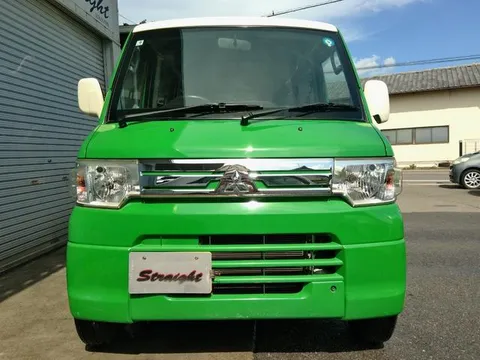 Mitsubishi Minicab Van