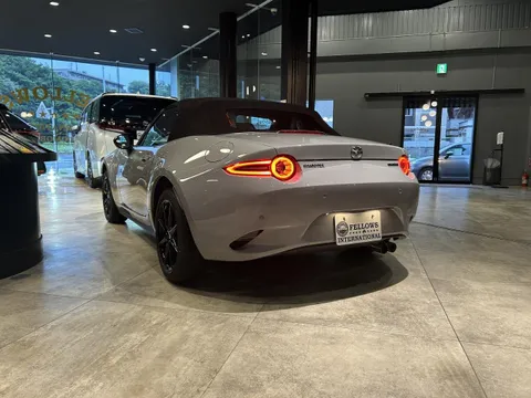 Mazda MX-5 (Roadster)