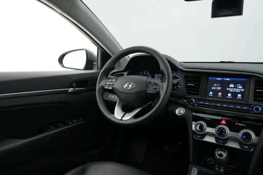 Hyundai Elantra (Avante)