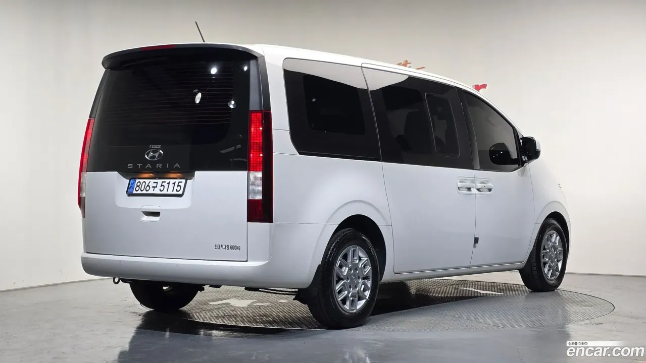 Hyundai Staria