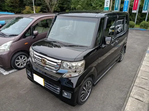 Honda N-BOX Custom