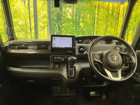 Honda N-BOX Custom