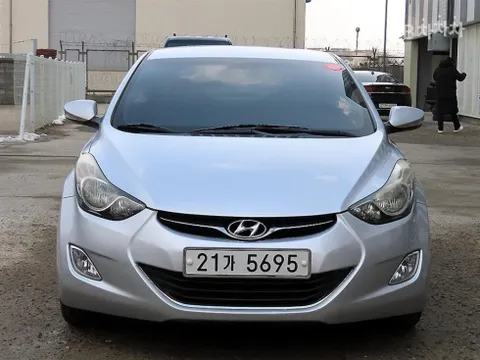 Hyundai Elantra (Avante)
