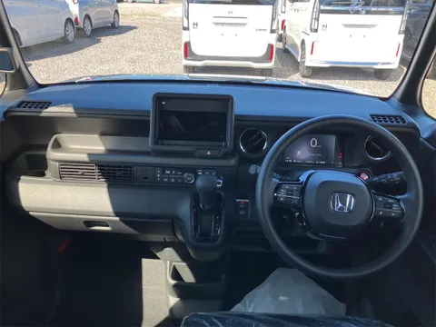 Honda N-BOX Custom