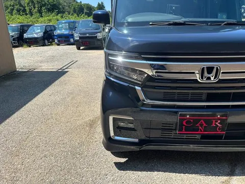 Honda N-BOX Custom