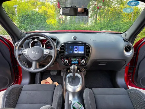 Infiniti ESQ