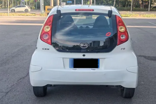 BYD F0