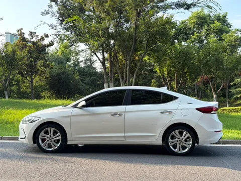 Hyundai Elantra (Avante)
