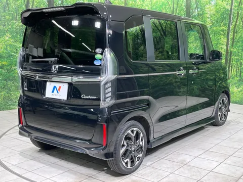 Honda N-BOX Custom