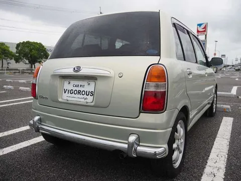 Daihatsu Mira Gino