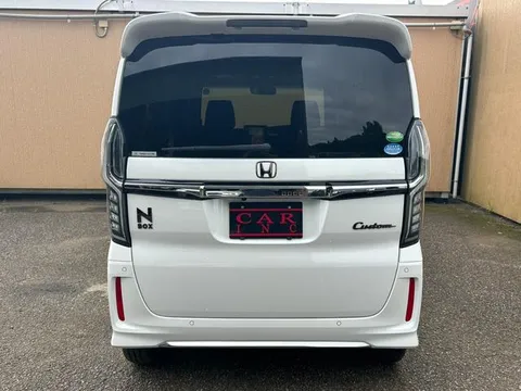 Honda N-BOX Custom