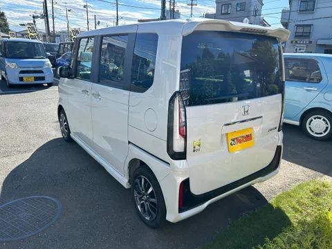 Honda N-BOX Custom