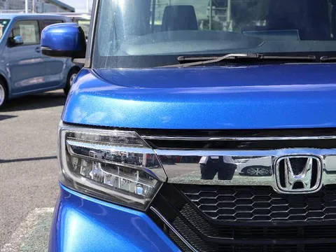 Honda N-BOX Custom