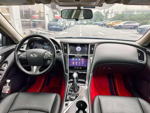 Infiniti Q50L