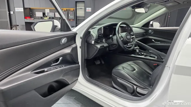 Hyundai Elantra (Avante)