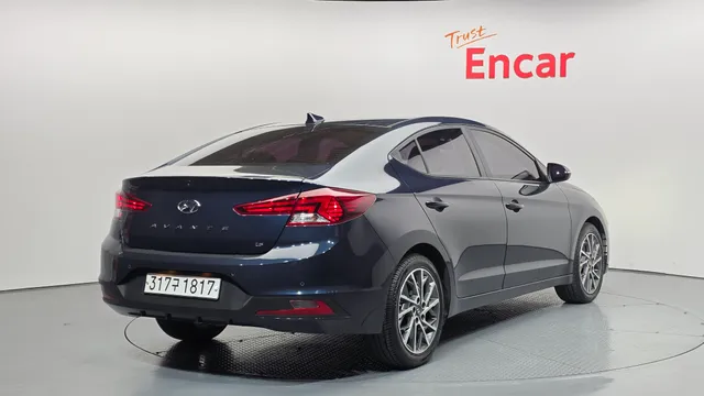 Hyundai Elantra (Avante)
