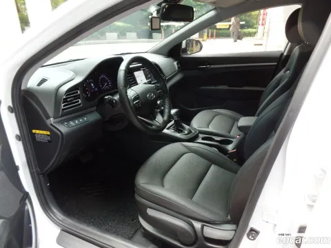 Hyundai Elantra (Avante)