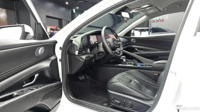 Hyundai Elantra (Avante)