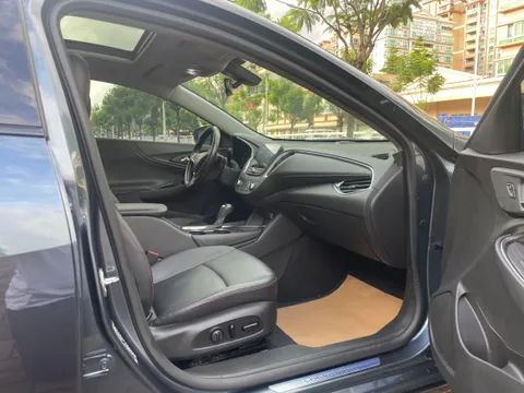 Chevrolet Malibu XL
