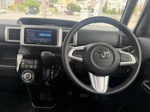 Toyota Pixis Mega