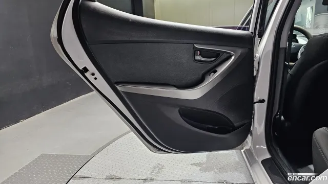 Hyundai Elantra (Avante)