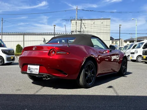 Mazda MX-5 (Roadster)