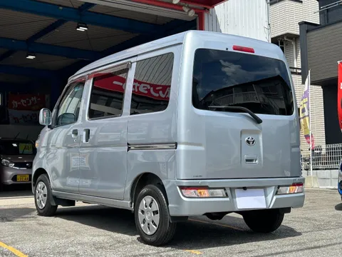 Toyota Pixis Van