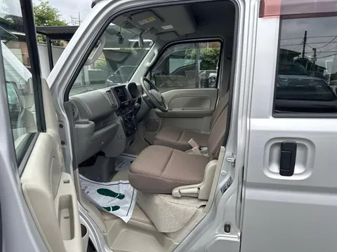Mitsubishi Minicab Van