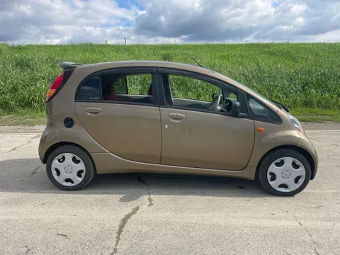 Mitsubishi I