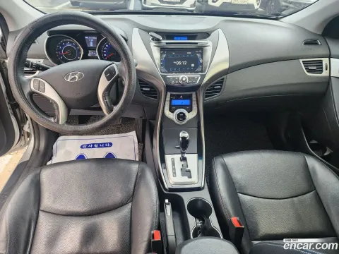 Hyundai Elantra (Avante)