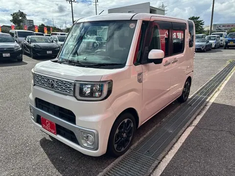 Toyota Pixis Mega