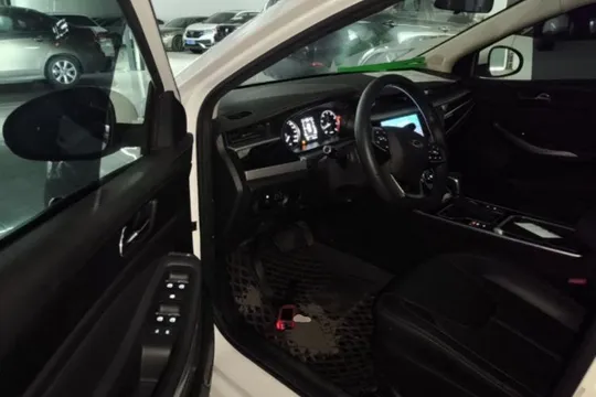 Chery Arrizo 5