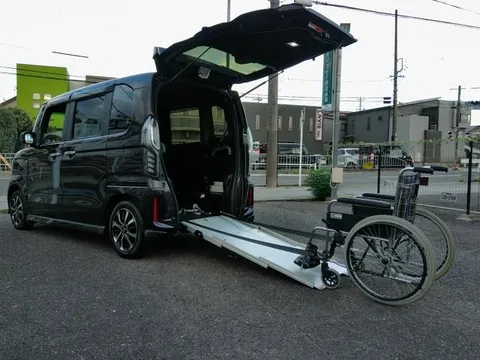 Honda N-BOX Custom