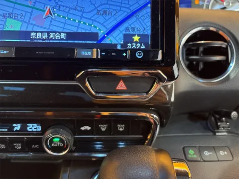 Honda N-BOX Custom