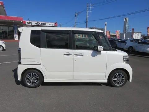 Honda N-BOX Custom