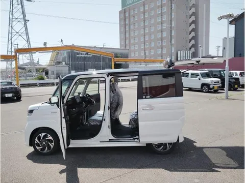 Suzuki Spacia Custom