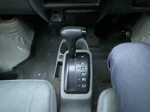 Nissan Clipper Van
