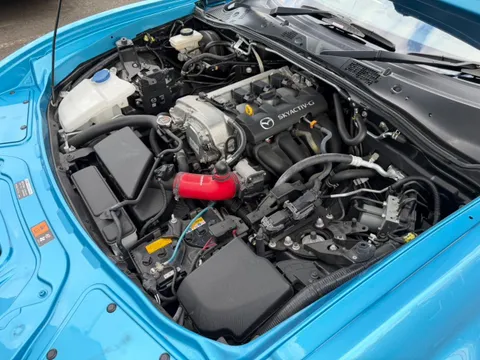 Mazda MX-5 (Roadster)
