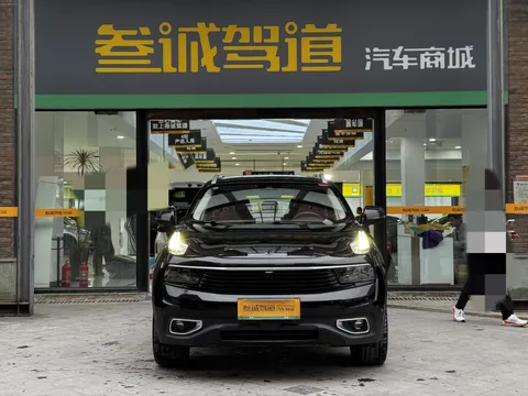 Lynk & Co 01