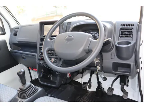 Nissan Clipper Truck