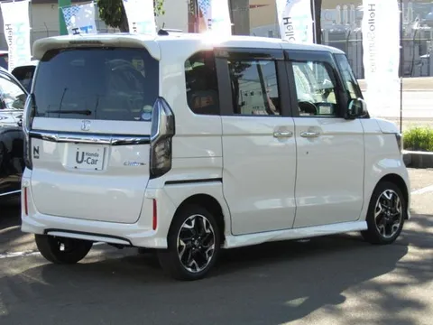 Honda N-BOX Custom