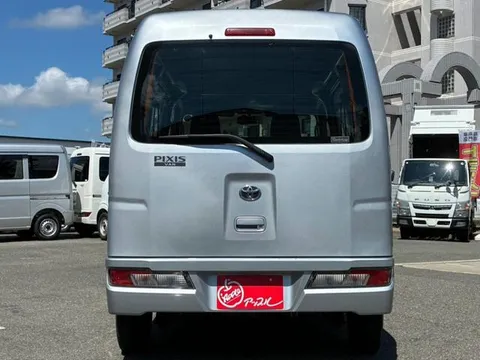 Toyota Pixis Van