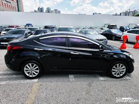 Hyundai Elantra (Avante)