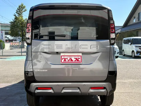 Mitsubishi Delica Mini