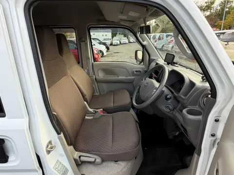 Nissan Clipper