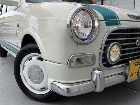 Daihatsu Mira Gino