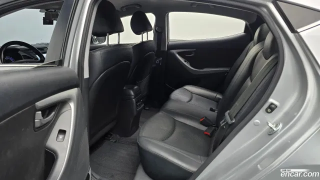 Hyundai Elantra (Avante)
